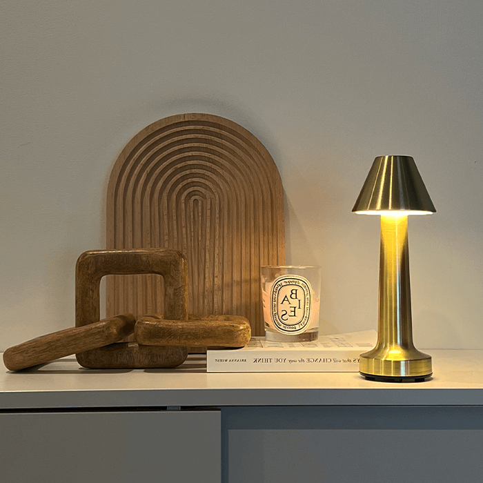 Bella Table Lamp detail